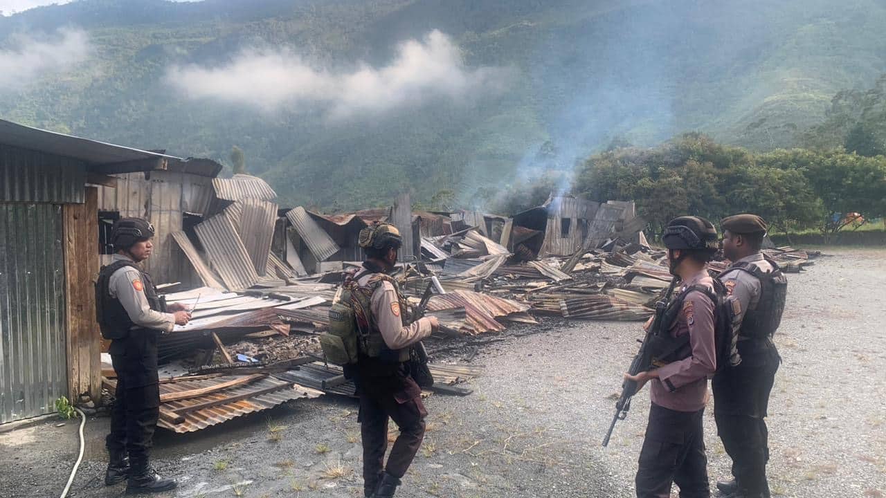 Ilustrasi berita Mimika: 11 Unit Rumah Diduga Dibakar OTK di Puncak Jaya, Sebagian Milik Pegawai