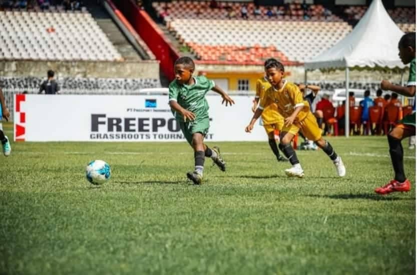 Ilustrasi berita Mimika: Freeport Grassroots Tournament Bangun Fondasi Utama Sepak Bola Usia Dini