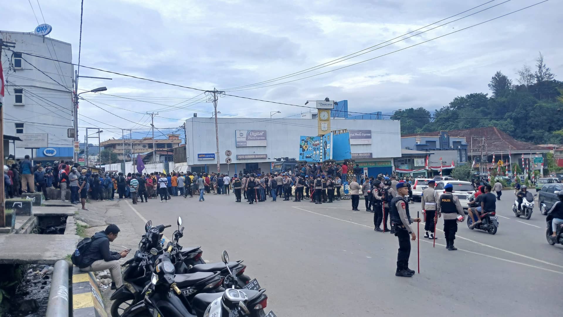 Ilustrasi berita BERITA UTAMA: Aksi Unjuk Rasa di Empat Wilayah Papua Berlangsung Damai, Ribuan Personel Polisi Dikerahkan