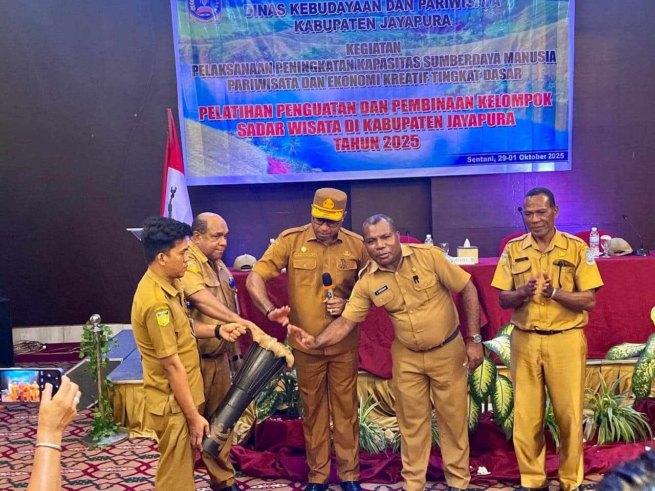 Ilustrasi berita JAYAPURA: Pemkab Jayapura Latih Warga Kelola Destinasi Wisata untuk Tarik Wisatawan
