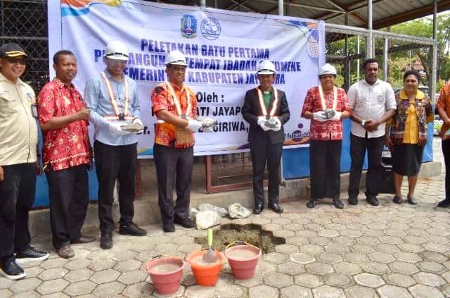 Ilustrasi berita JAYAPURA: Pj. Bupati Jayapura Letakan Batu Pertama Pembangunan Tempat Ibadah Persekutuan Oikumene