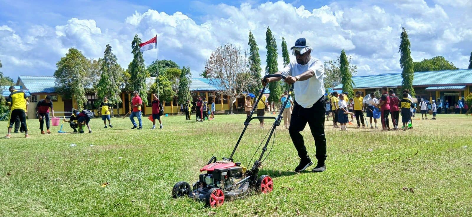 Ilustrasi berita JAYAPURA: Hari Bersih Sedunia Tahun 2025, Pemkab Jayapura Gelar Aksi Bersih Lingkungan pada 3 Sekolah di Distrik Kemtuk Gresi