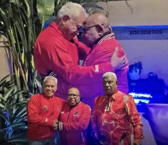 Ilustrasi berita Mimika: Sehati Dengan Bupati Mimika John Rettob, Wabup Emanuel Kemong Resmi Bergabung ke PDIP