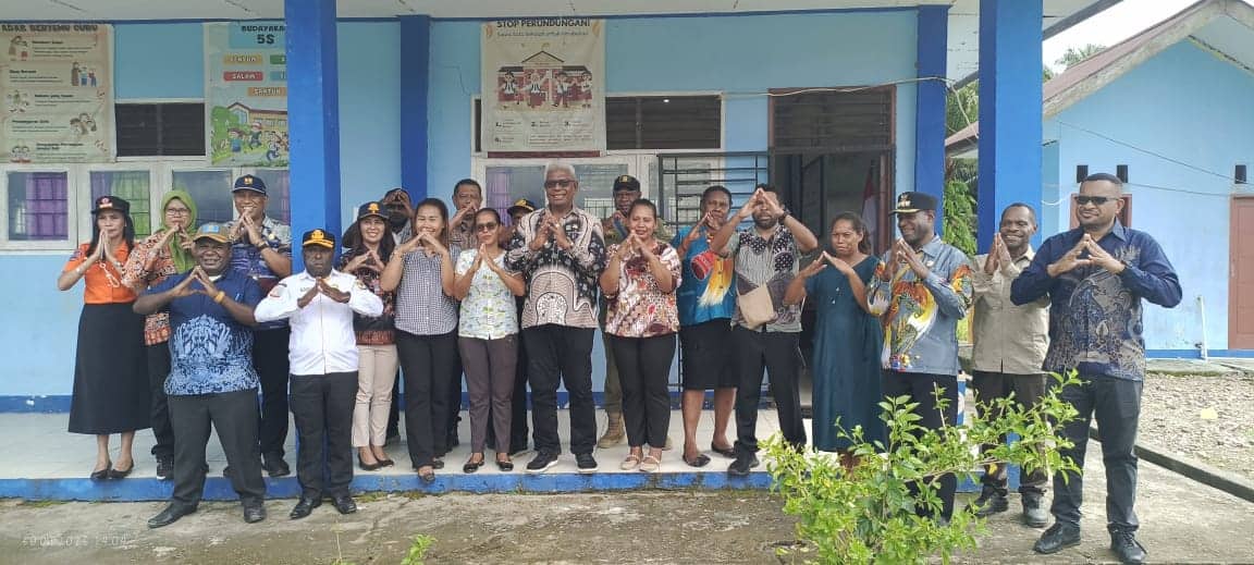 Ilustrasi berita Mimika: Kunjungi SDN 11 Tuapa, Bupati Mimika Pastikan akan Kirim Bus Sekolah untuk Siswa