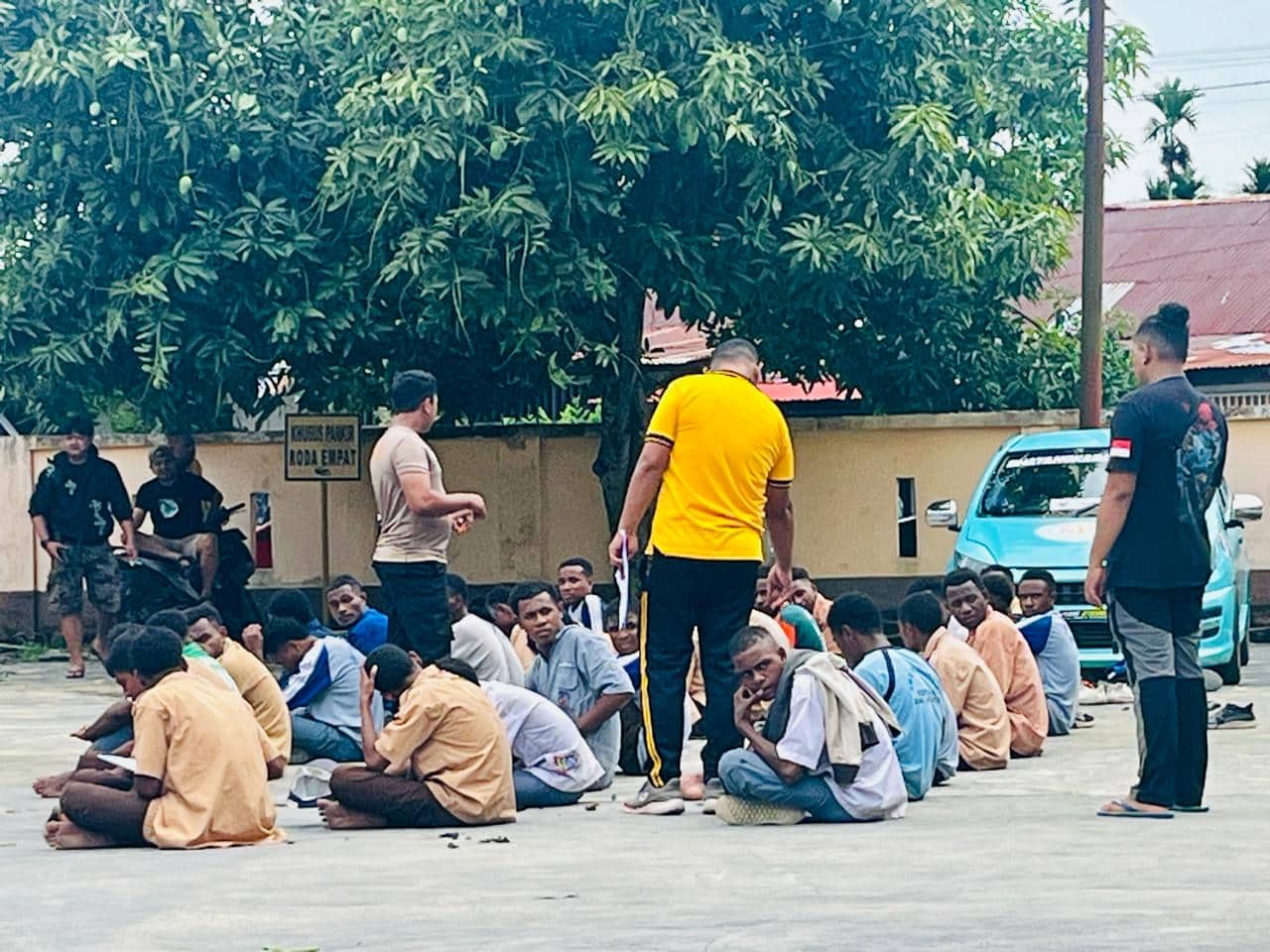 Ilustrasi berita JAYAPURA: Polisi Amankan Puluhan Pelajar SMK dan SMA Sentani yang Terlibat Tawuran