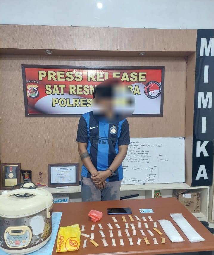 Ilustrasi berita Mimika: Polres Mimika Tangkap Pengedar Sabu di Koperapoka Timika, Barang Bukti Ditemukan Dalam Magic Com