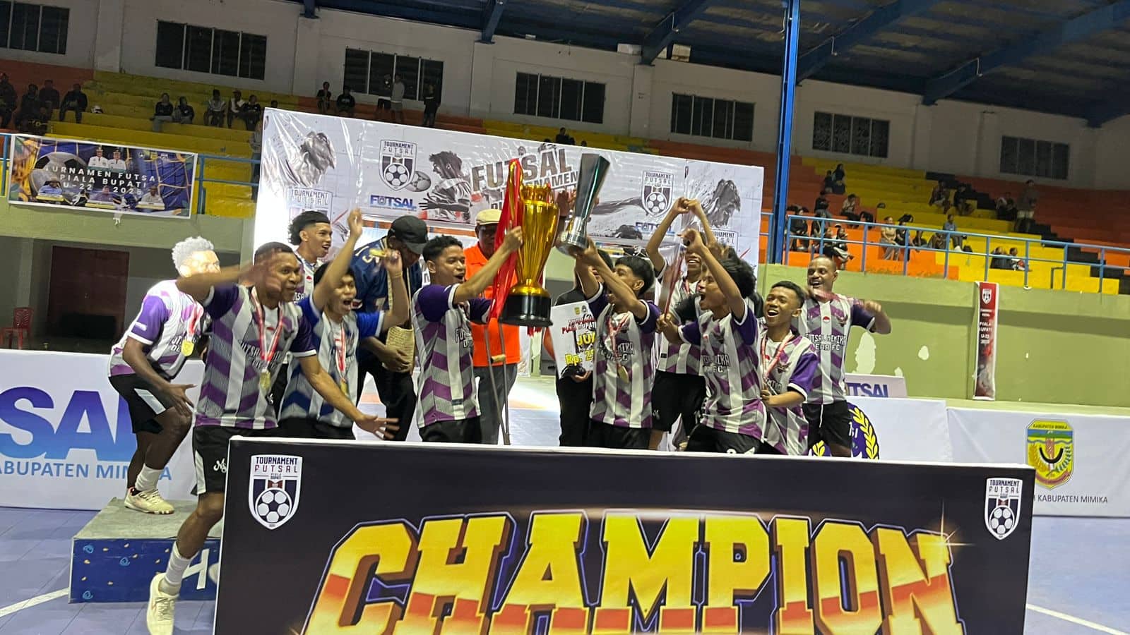 Ilustrasi berita Mimika: Dewa FC Rebut Piala Bupati U-22 2025, Mimika Mantapkan Diri sebagai Barometer Futsal Papua Tengah
