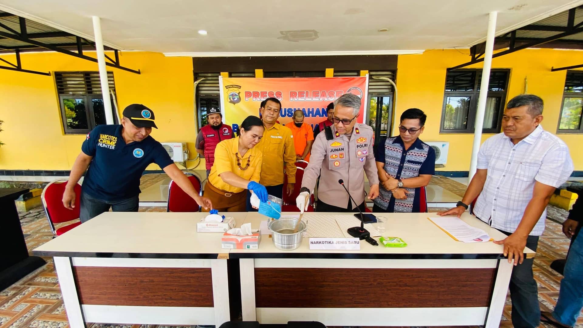Ilustrasi berita Mimika: Polres Mimika Musnahkan Barang Bukti Sabu-sabu Senilai Rp 650 Juta