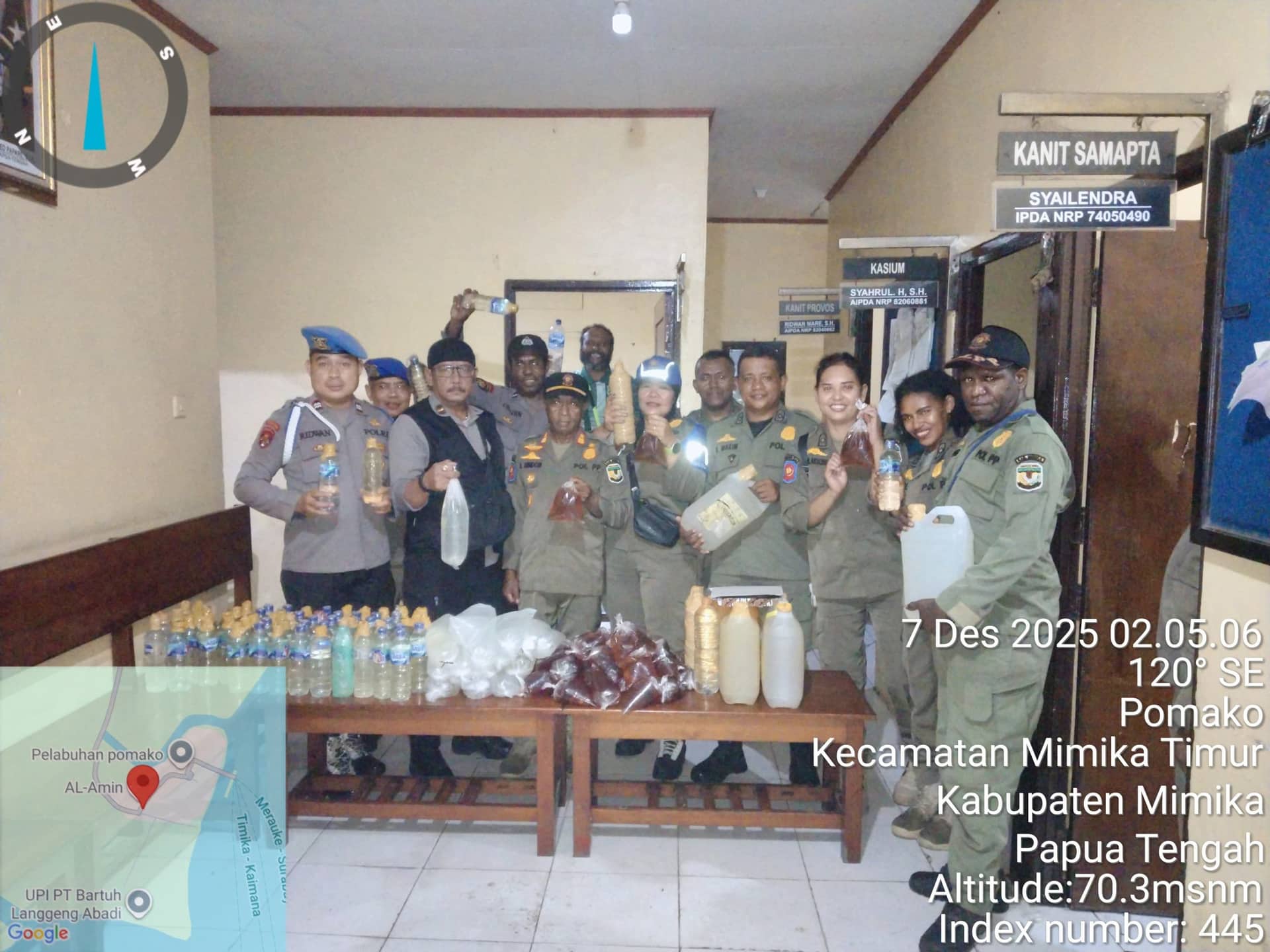 Ilustrasi berita Mimika: Polsek Kawasan Pelabuhan Pomako Amankan 128 Liter Miras Lokal Sopi dari Penumpang KM Tatamailau
