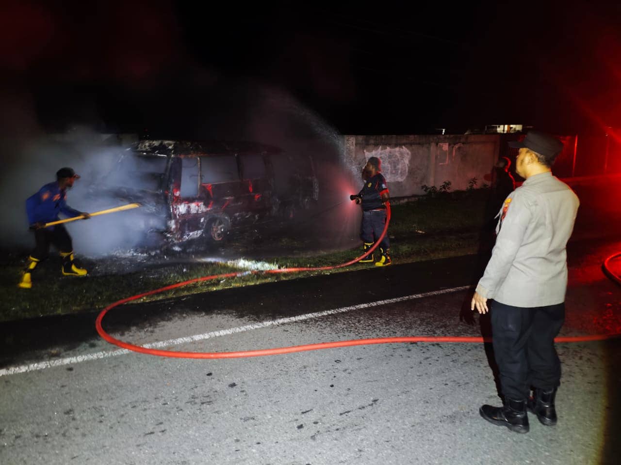 Ilustrasi berita JAYAPURA: Mobil Angkutan Umum Terbakar di Kampung Nendali Sentani, 13 Penumpang Selamat