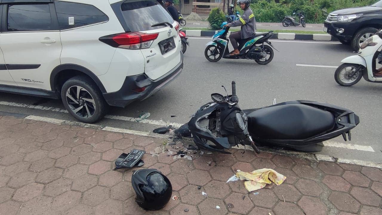 Ilustrasi berita Mimika: Sepeda Motor Tabrak Mobil Parkir di Jalan Cenderawasih Timika, Seorang Bocah Dilarikan ke Rumah Sakit