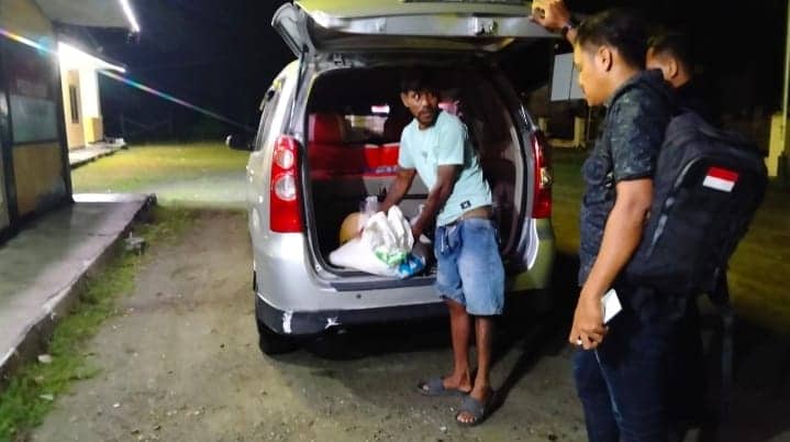 Ilustrasi berita Mimika: Sepasang Suami Istri Ditangkap Aparat Polsek Mimika Timur di Kampung Pomako, Alasan Demi Menopang Ekonomi Keluarga