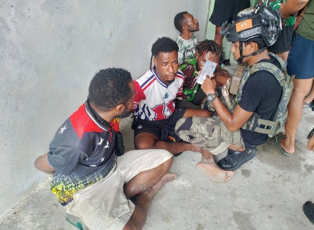 Ilustrasi berita Papua: Enam Orang Diamankan Aparat di Dekai Yahukimo, TNI Sebut Diduga Terkait OPM, TPNPB Bantah