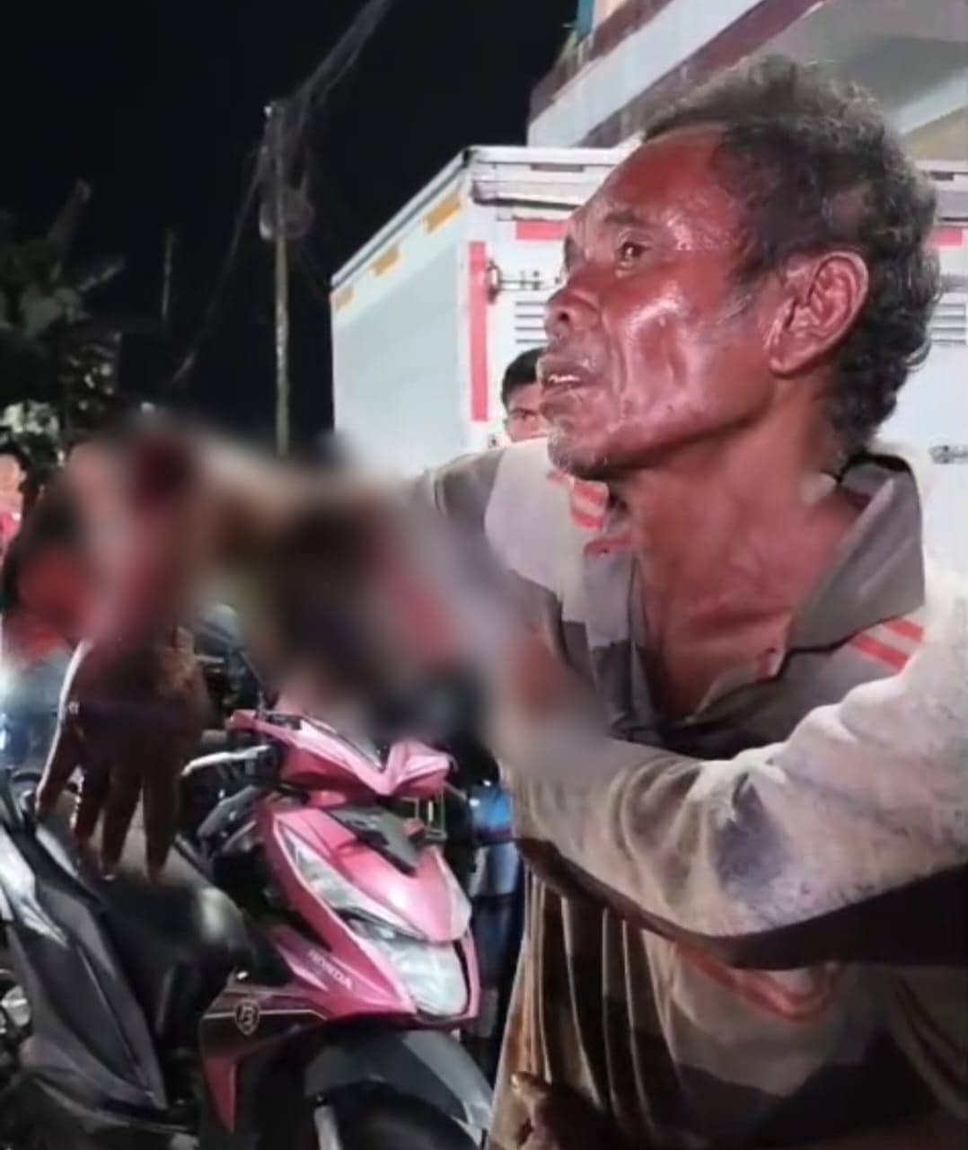 Ilustrasi berita Mimika: Sadis! Pria Paruh Baya Diduga Dibacok OTK di Jalan Serui Mekar Timika, Tangan Nyaris Putus