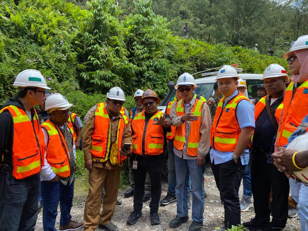 Ilustrasi berita Mimika: Komisi IV DPRD Mimika Tinjau Rencana Pembangunan Jembatan dan Revitalisasi PLTMH di Kampung Banti
