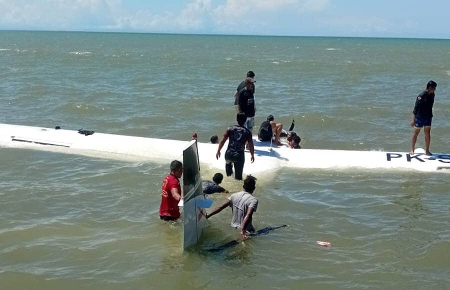 Ilustrasi berita Papua: Terdorong Angin Kencang, Pesawat Smart Air PK-SNS Mendarat di Perairan Pantai Karadiri Nabire
