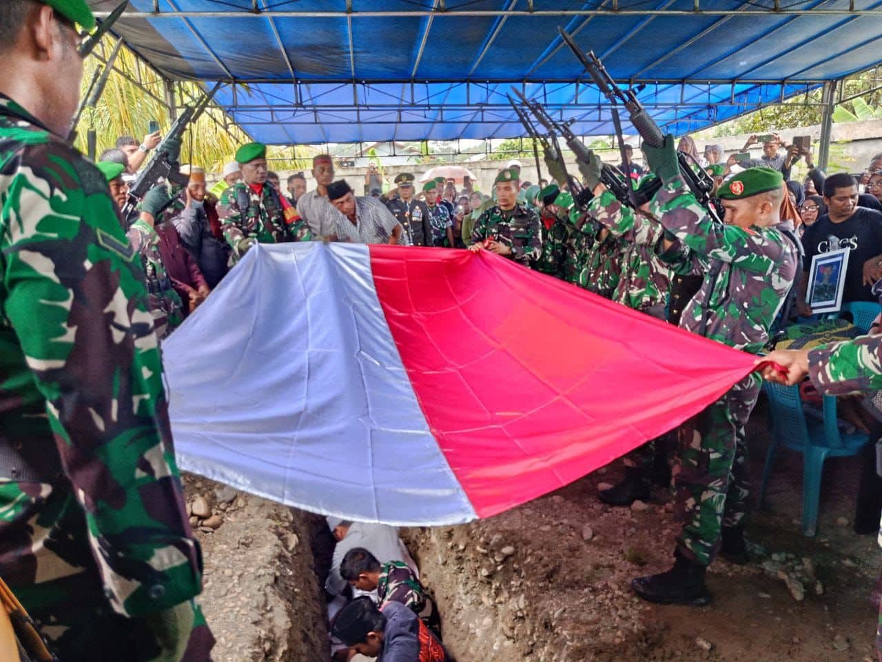 Ilustrasi berita Mimika: Jadi Korban Penyerangan OPM di Tembagapura, Almarhum Sertu Arifin Cepa Dimakamkan Secara Militer di Timika