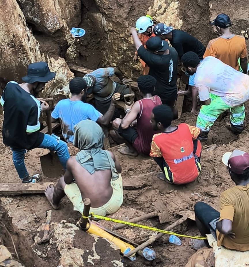 Ilustrasi berita JAYAPURA: Evakuasi Korban Tertimbun Longsor di Lokasi Dulang Emas di Batu Gajah Putih Jayapura Terkendala Material Sedalam 7 Meter