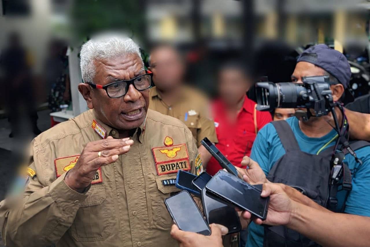 Ilustrasi berita Mimika: Bandel Belum Serahkan LAKIP, Bupati Johannes Rettob Tegur 21 OPD