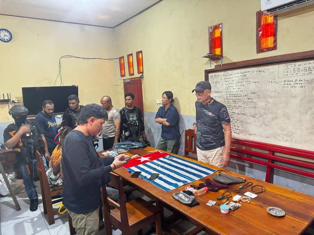 Ilustrasi berita BERITA UTAMA: DPO Paling Dicari Akhirnya Tertangkap, Satgas Damai Cartenz 2026 Ringkus Homi Heluka di Yahukimo