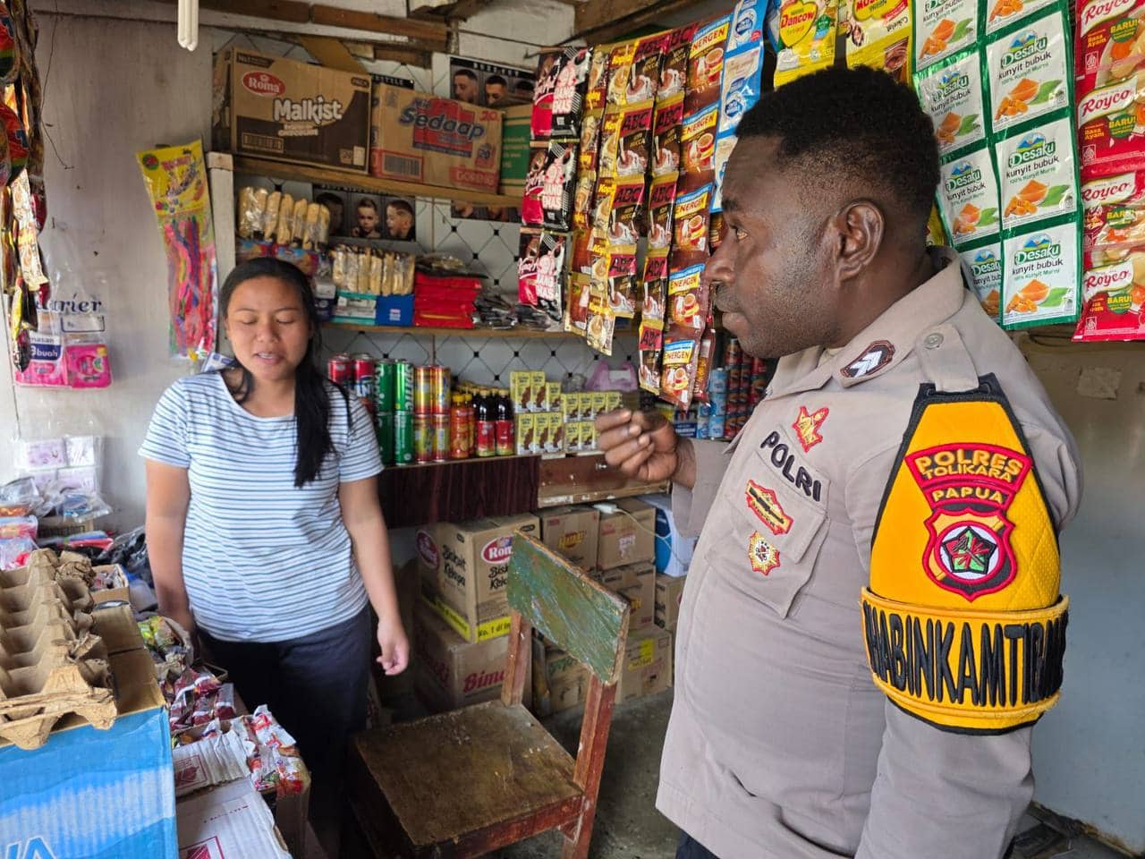Ilustrasi berita Papua: Polres Tolikara Awasi Harga dan Peredaran Barang Kedaluwarsa di Pasar Karubaga Selama Ramadan
