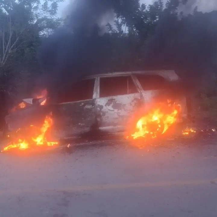 Ilustrasi berita Opini: Sopir Diduga Mabuk, Mobil Innova Terbakar Usai Kecelakaan Tunggal di Sarmi