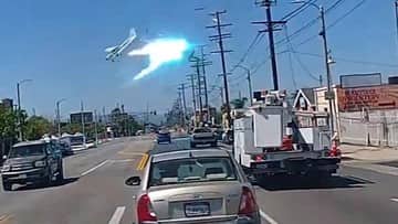 Ilustrasi berita Internasional: Pesawat Kecil Tabrak Tiang Listrik di Los Angeles, Pilot Dalam Kondisi Pulih