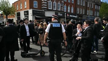 Ilustrasi berita Internasional: Insiden Penusukan Warga Yahudi di London Utara Memicu Kecaman Internasional