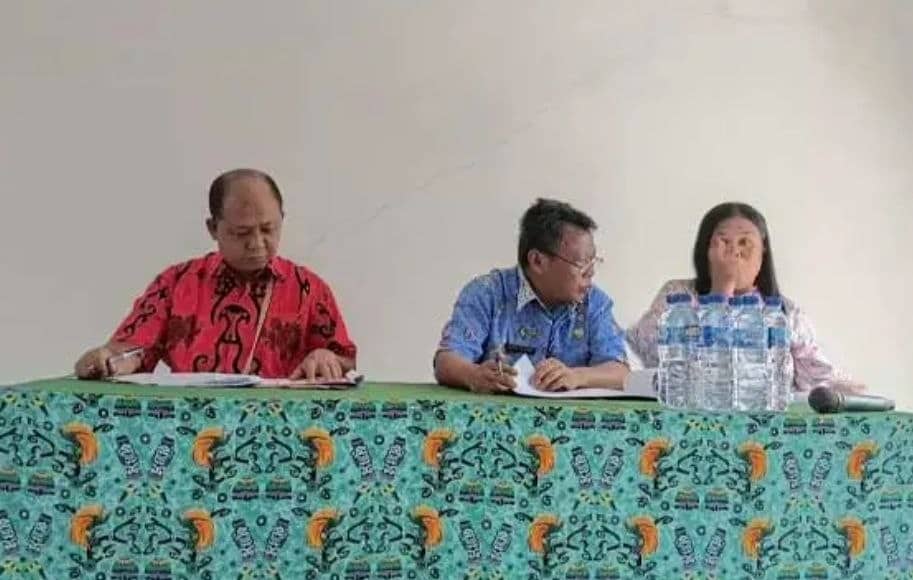 Ilustrasi berita Mimika: Kadisdik Mimika Soroti Isu Dugaan Potongan Dana BOS Saat Sidak Tujuh Sekolah Dasar