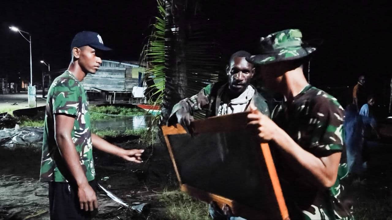 Ilustrasi berita Mimika: Hujan Deras Tak Padamkan Semangat Warga Dukung TMMD di Kampung Kekwa