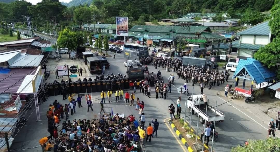 Ilustrasi berita Mimika: Aksi Mahasiswa Papua Ricuh di Waena, Polisi Lepaskan Gas Air Mata, Aktivitas Kota Jayapura Lumpuh
