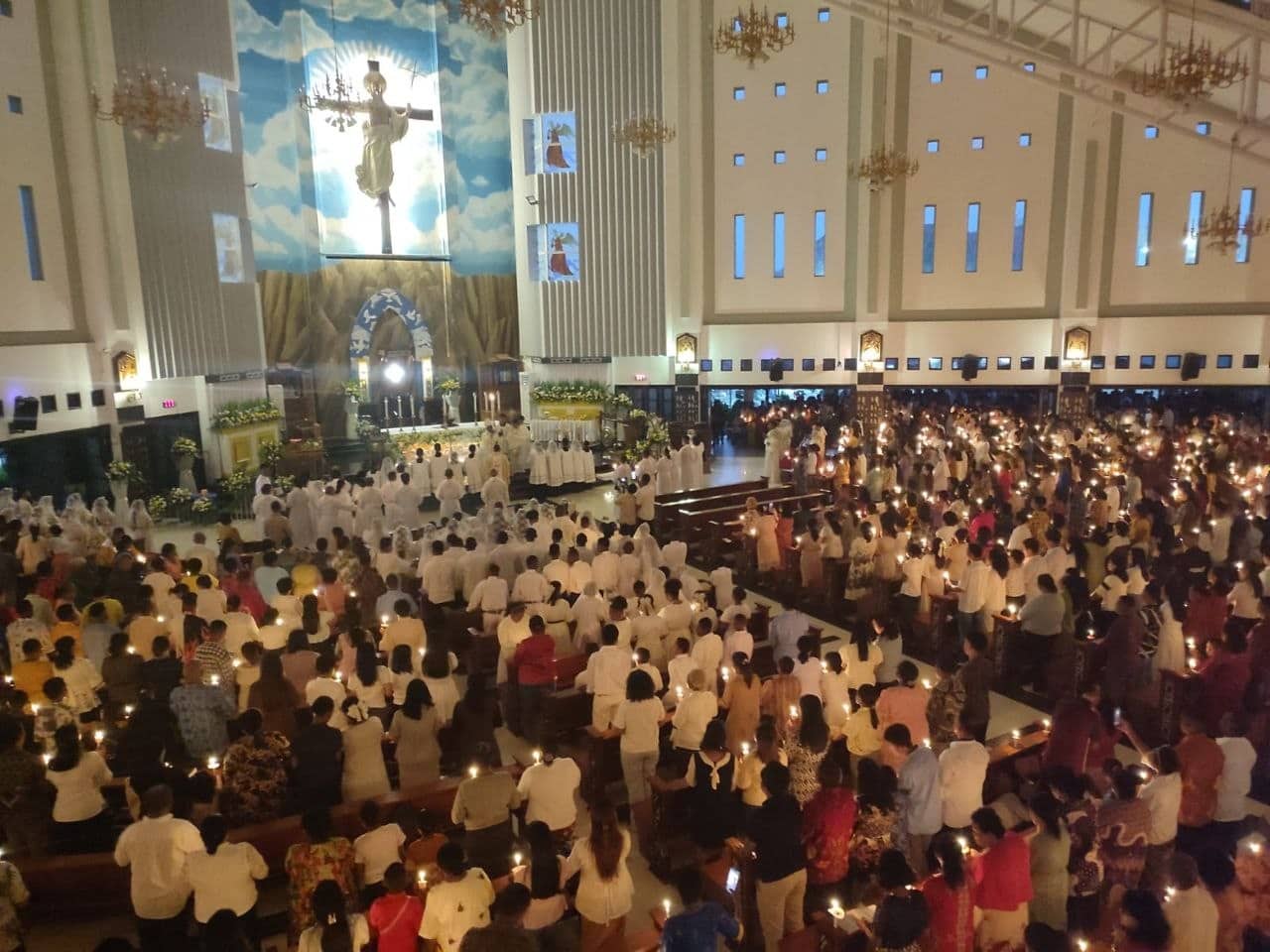 Ilustrasi berita Mimika: Malam Paskah di Gereja Katedral Tiga Raja, Uskup Timika Soroti Kekerasan di Tanah Papua