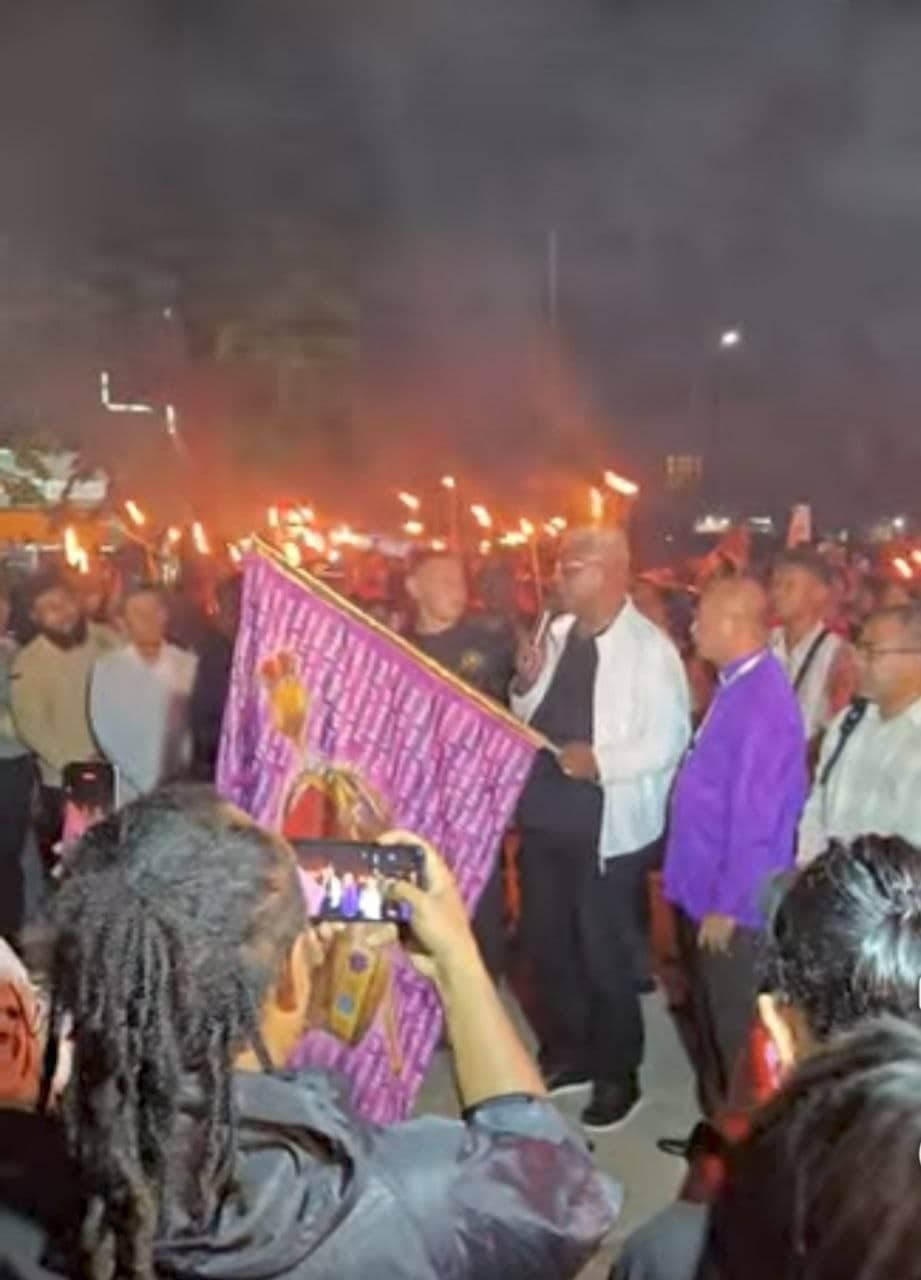 Ilustrasi berita Mimika: Lepas Pawai Obor Paskah, Bupati Mimika Ajak Umat Tinggalkan Konflik Demi Kehidupan yang Lebih Baik
