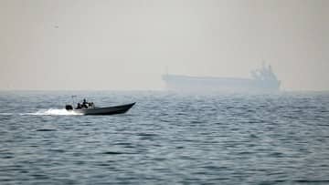 Ilustrasi berita Internasional: Kapal Tanker Korsel Diserang Objek Tak Dikenal di Selat Hormuz