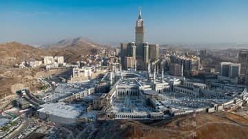 Ilustrasi berita Internasional: Perkiraan Cuaca Mekkah saat Puncak Haji 2026: Panas Ekstrem dan Angin Kencang