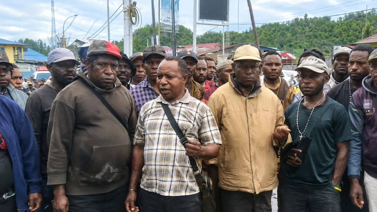 Ilustrasi berita Papua: 20 Tahun DOB Moni Jaya Diperjuangkan, Warga Bubarkan Aksi Penolakan di Pasar Karang Nabire