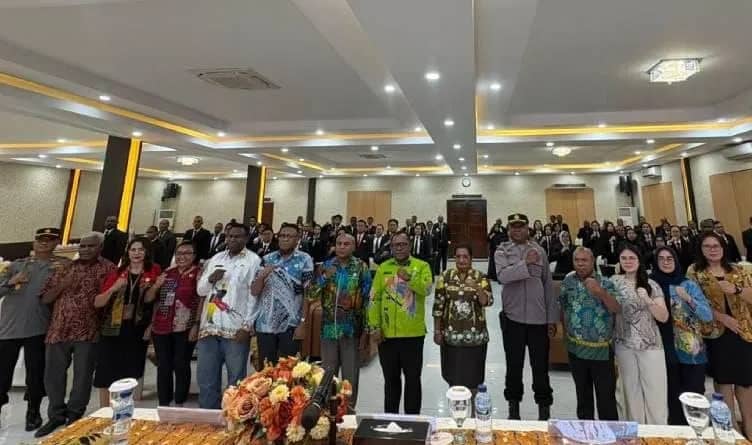 Sebanyak 80 pejabat administrator dan pengawas di lingkungan Pemkab Mimika mengikuti Pelatihan Kepemimpinan Administrator dan Pelatihan Kepemimpinan Pengawas Tahun 2026 di Timika, Kamis (24/9/2026).