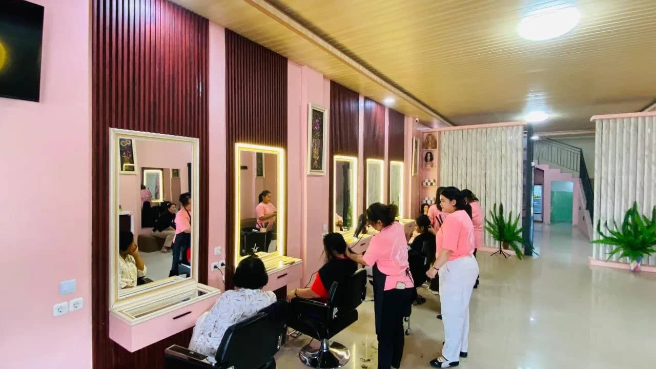 Layanan Perdana M3 Salon di Timika