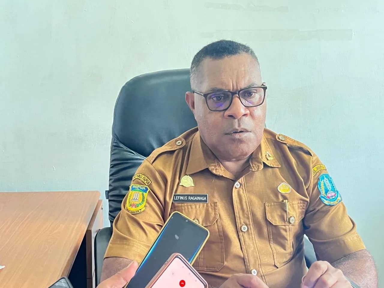 Kepala BPBD Kabupaten Jayapura, Lefinus Ragainaga