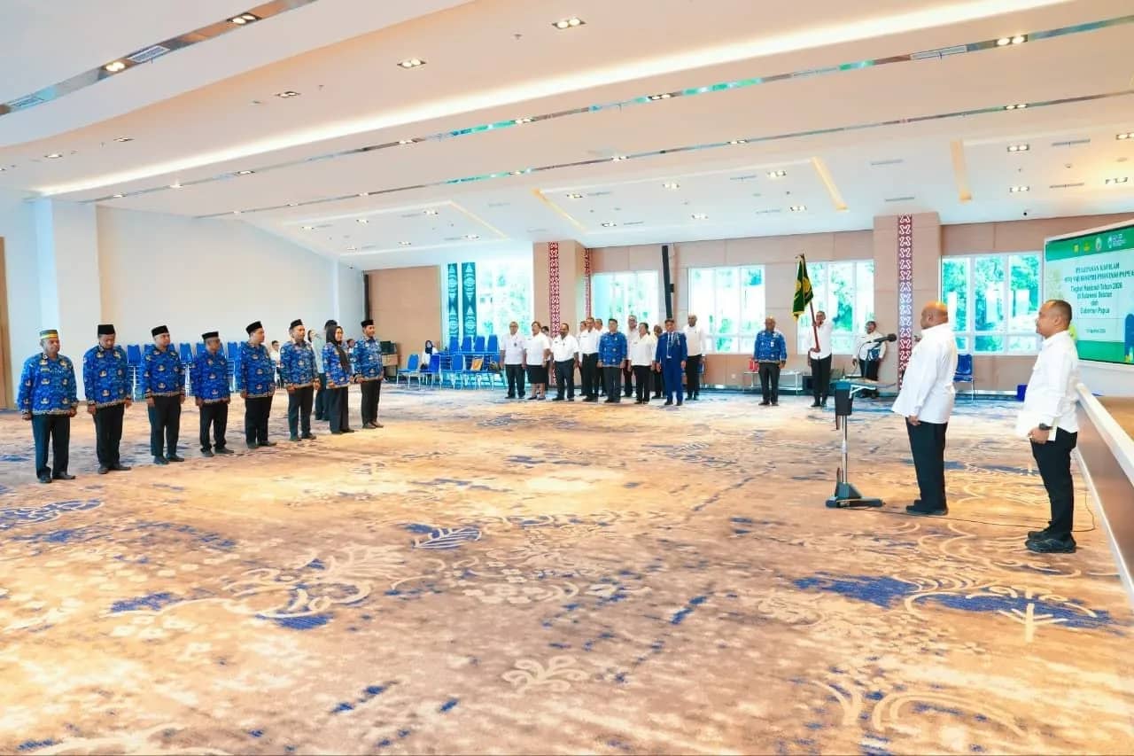 Gubernur Papua saat melepas keberangkatan Kafilah MTQ