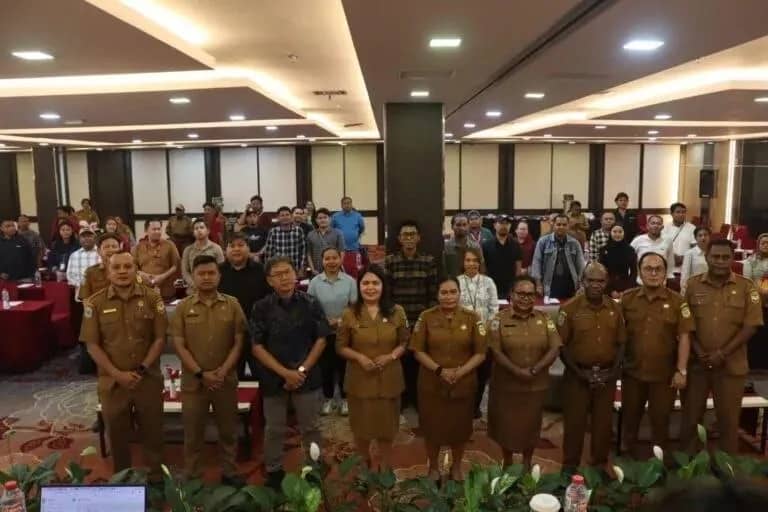 Para peserta kegiatan diskusi Dewan Pers dan jurnalis Mimika.