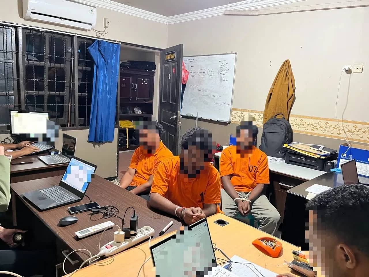 Para pelaku saat diamankan Satgas Operasi Damai Cartenz-2026.