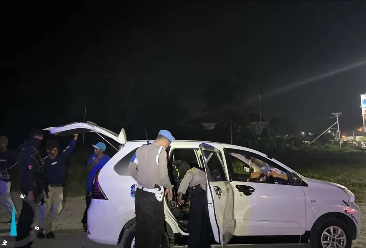 Polres Mimika saat menggelar KRYD skala besar di sejumlah ruas jalan utama Kota Timika, Sabtu (12/9) malam.