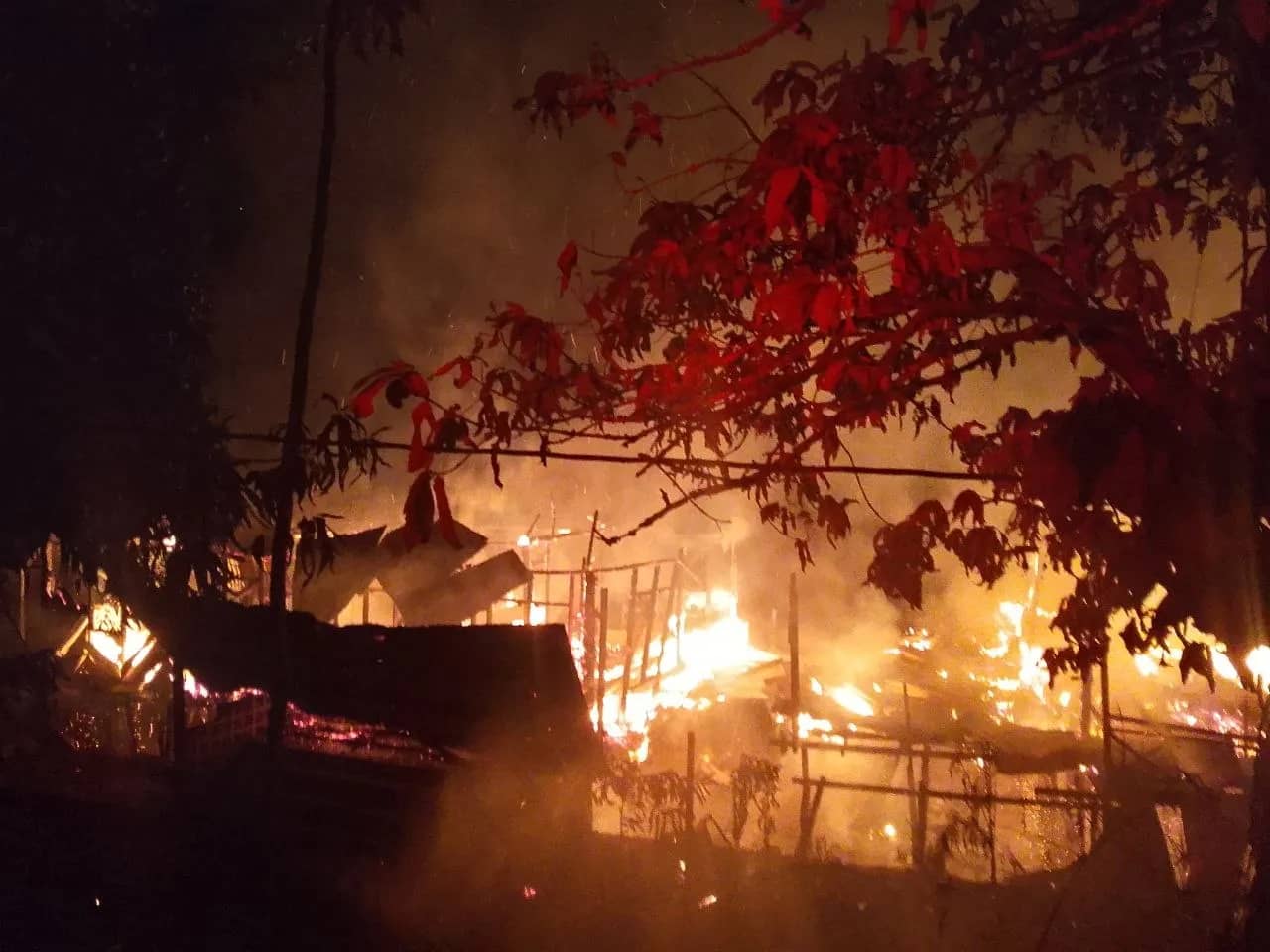 Rumah warga yang terbakar si Kampung Netar, Sentani Timur
