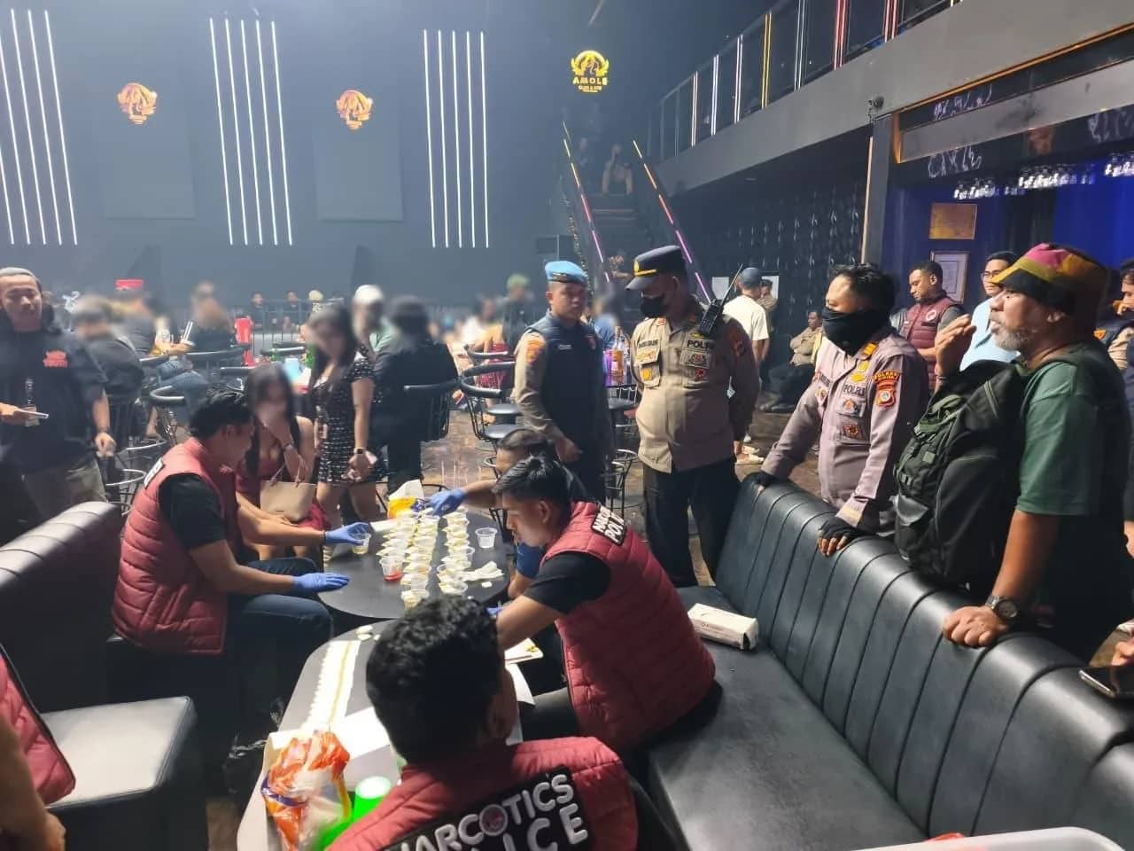 Polres Mimika menggelar Operasi Antik Noken 2026 di salah satu tempat hiburan malam (THM) di Jalan Cenderawasih SP 2, Sabtu (19/9) dini hari.