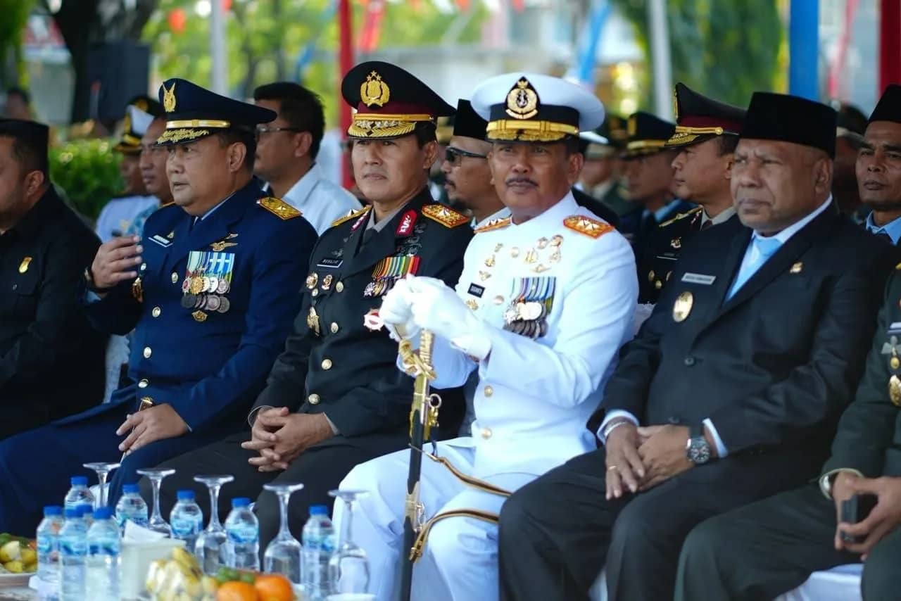 Wakapolda Papua Brigjen Pol. Muhajir menghadiri upacara HUT ke-81 TNI di Lapangan Trisila Hamadi, Kota Jayapura, Senin (5/10/2026).