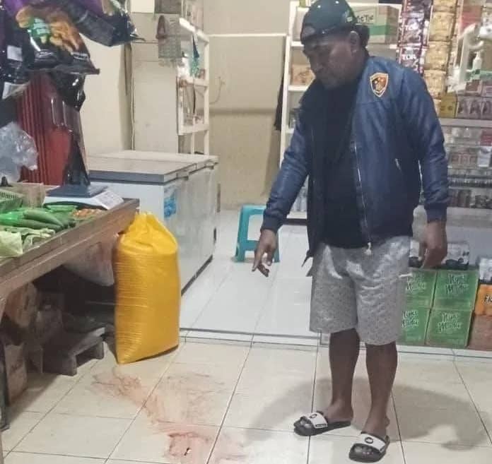 TKP penikaman korban di depan Kios Wahyu Cell KM 9.