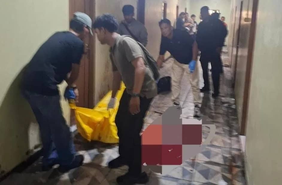 Korban pembunuhan di Bar Pacific Kilometer 10 Timika saat dievakuasi.