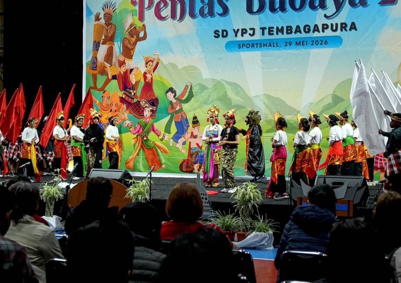 Pentas Budaya 2026 berlangsung di Sport Hall Tembagapura, Kabupaten Mimika, Papua Tengah, Jumat (29/5/2026). Ratusan siswa SD YPJ Tembagapura menampilkan lagu daerah dan tarian Nusantara sebagai bentuk pelestarian budaya Indonesia.