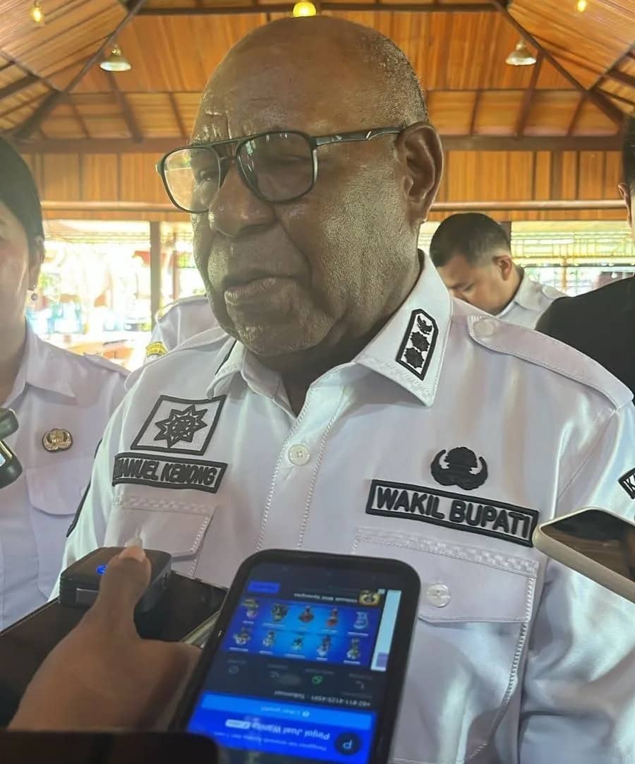 Wakil Bupati Mimika, Emanuel Kemong
